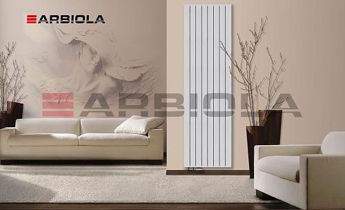 Arbiola Liner V 1800-36-04 секции черный вертикальный радиатор c нижним подключением
